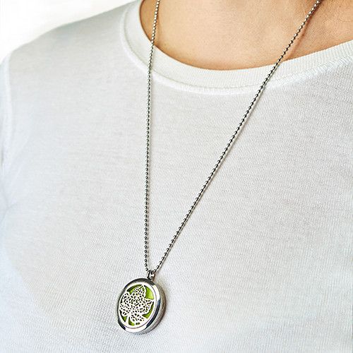 Four Leaf Clover Aromatherapy Necklace ~ 30mm
